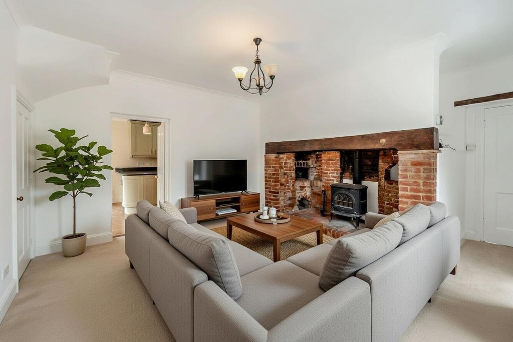 Property photo 2 of 24 Sitting Room