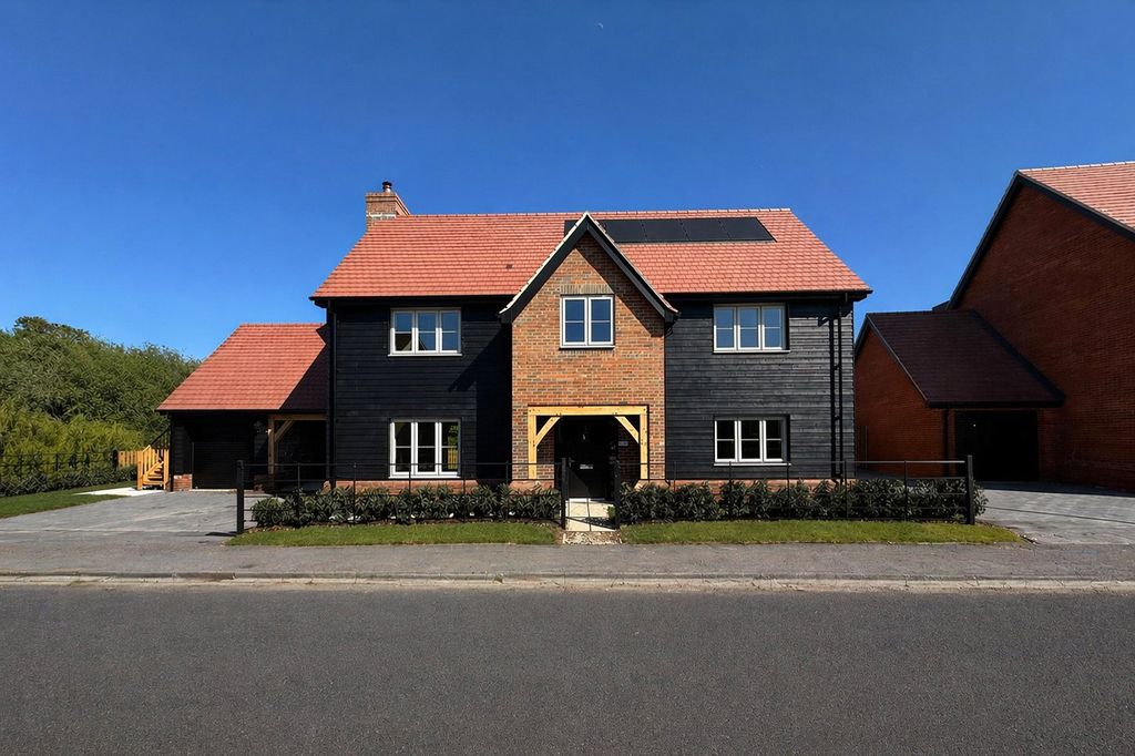 Property photo 1 of 15 External