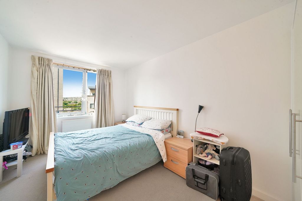 Property photo 3 of 12