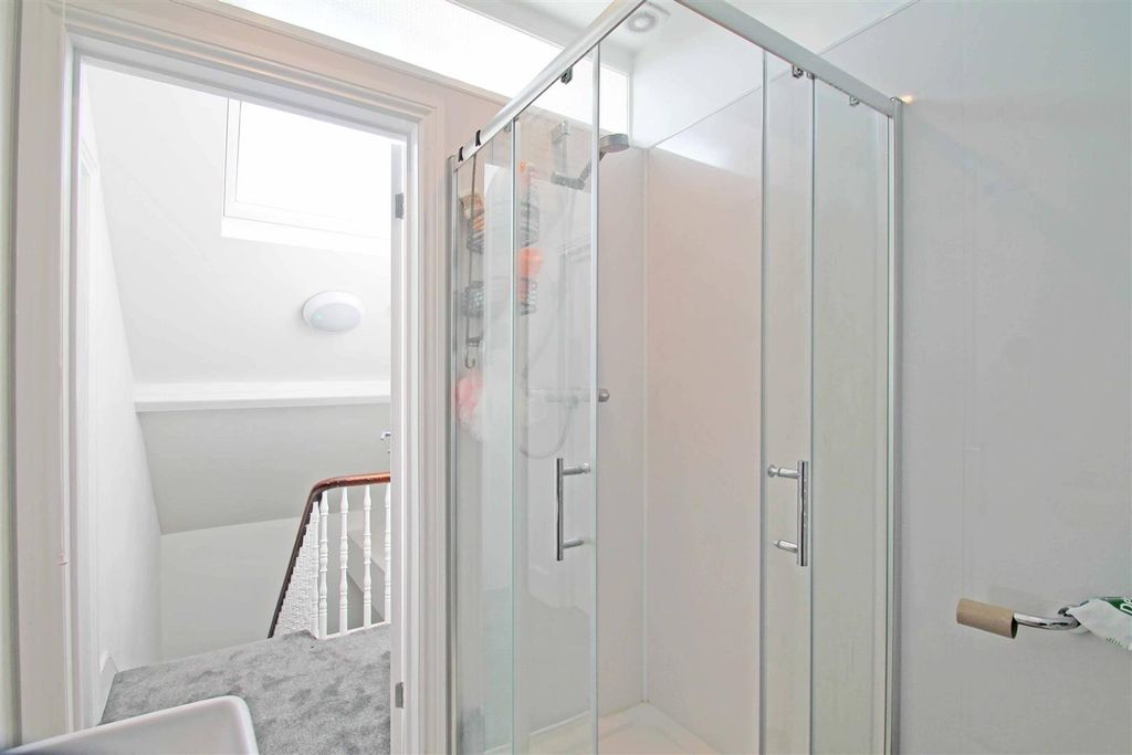 Property photo 3 of 5 Communal Shower