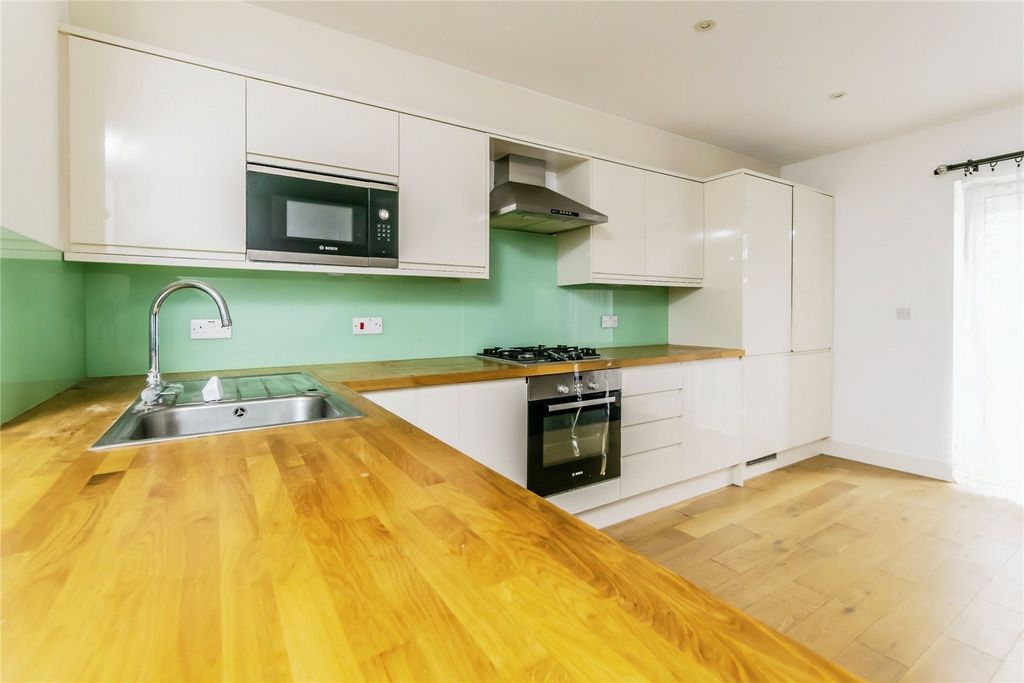 Property photo 3 of 9 Picture No. 29