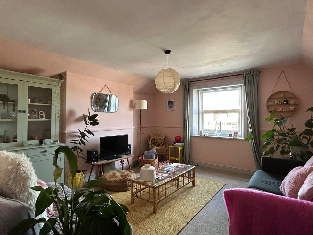 Property photo 2 of 16 Picture No. 26