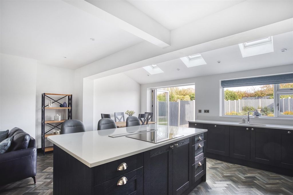 Property photo 2 of 22