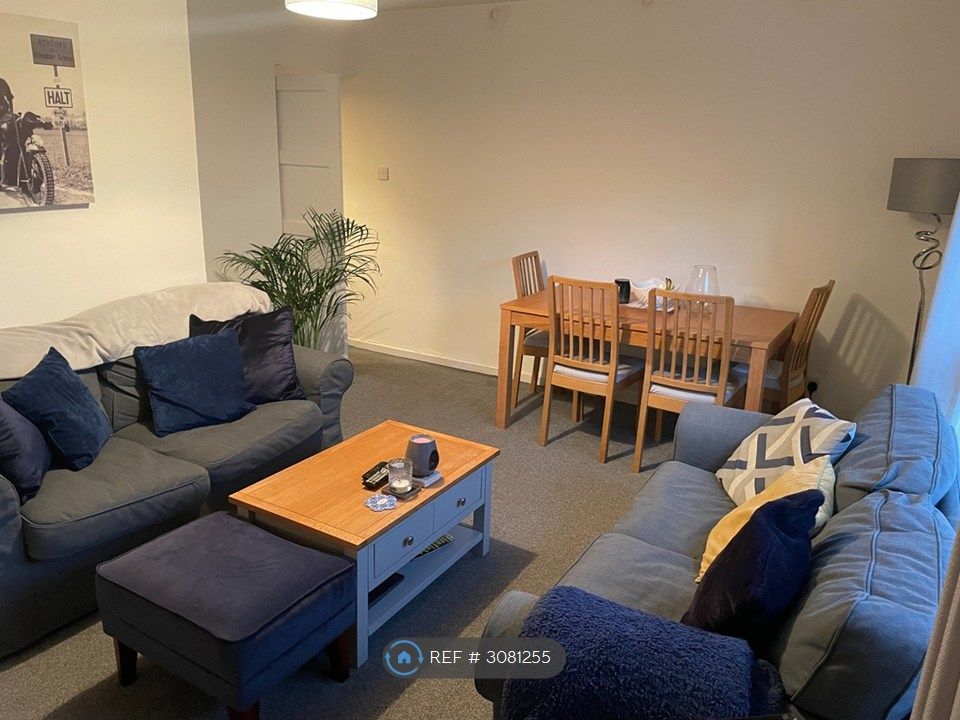 Property photo 2 of 15 Livingroom/Dining Area
