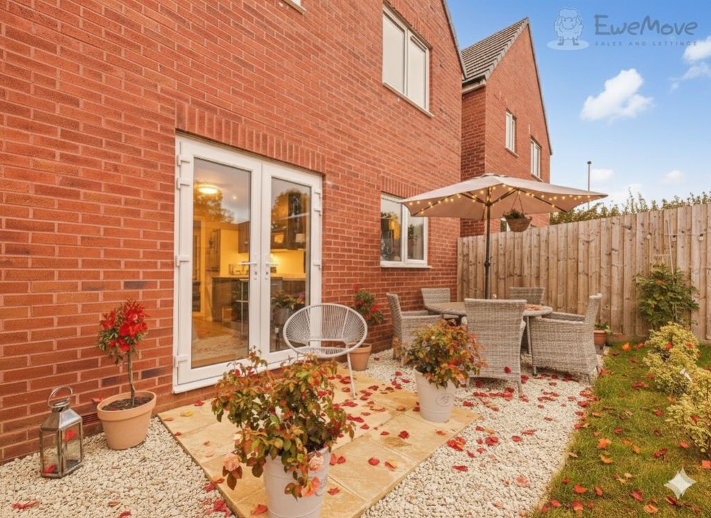 Property photo 2 of 14 Virtually Staged Autumn Scene