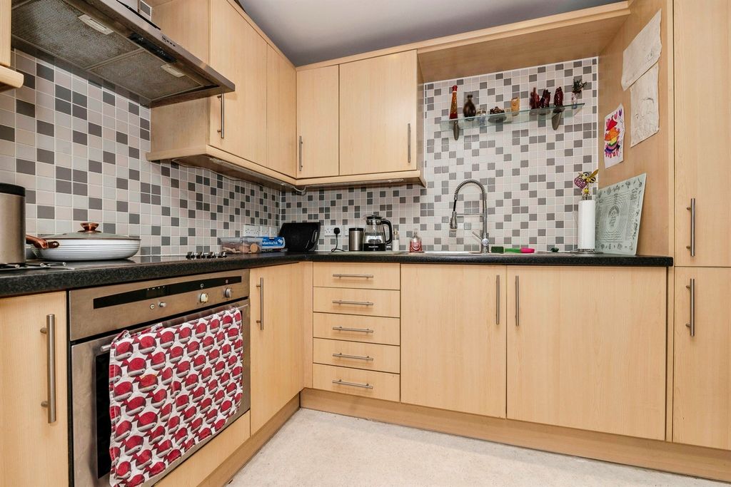 Property photo 3 of 13