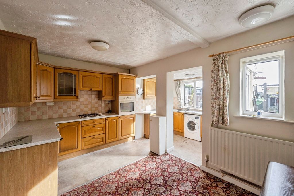 Property photo 3 of 12