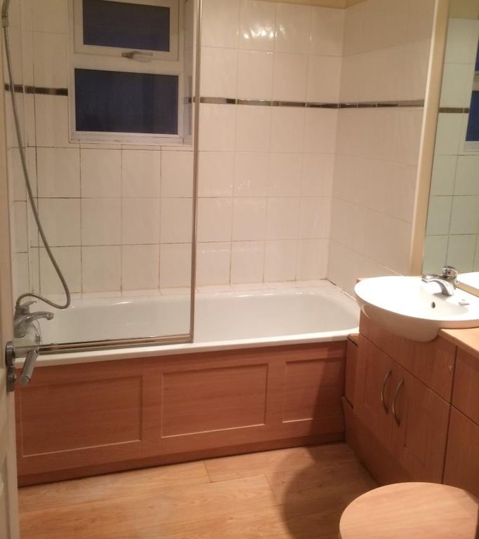 Property photo 3 of 4 Bathroom