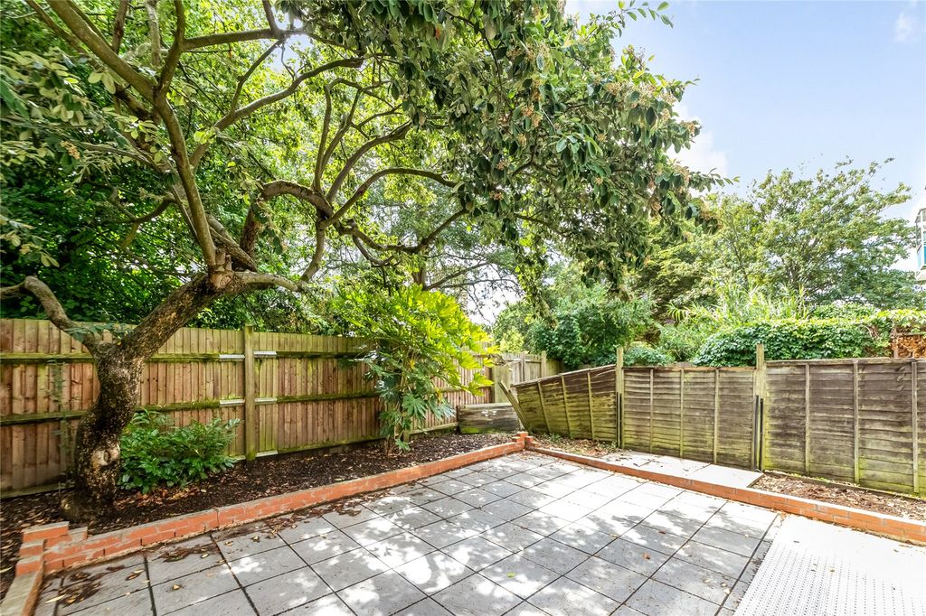 Property photo 3 of 16 Picture No. 05