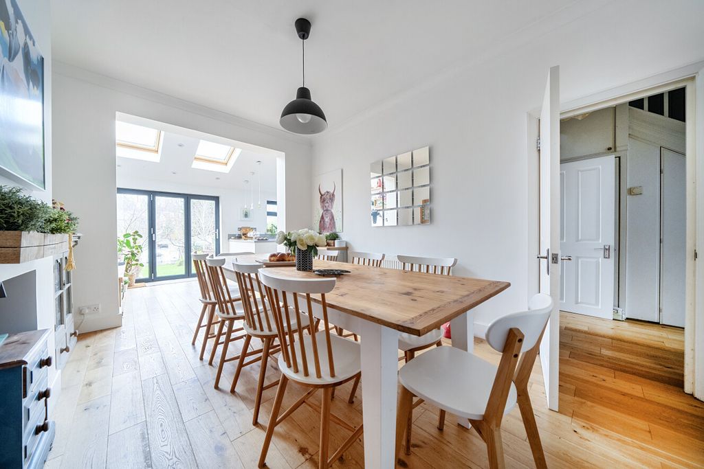 Property photo 2 of 25 1409144-16-6984c0...