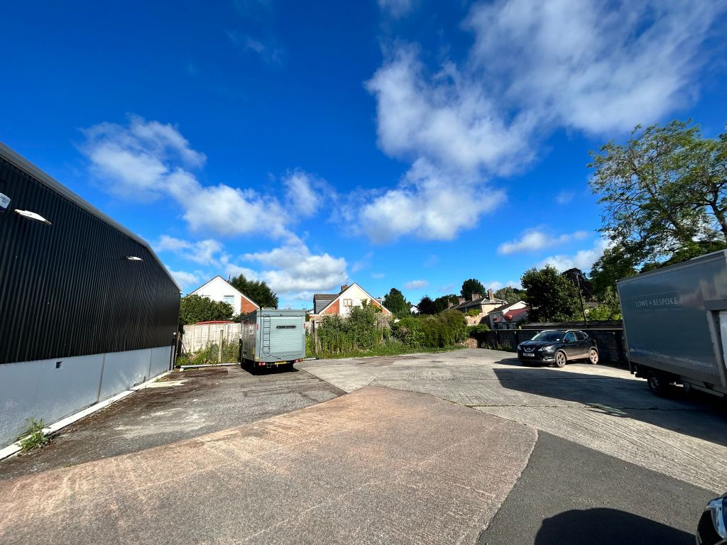 Property photo 1 of 3