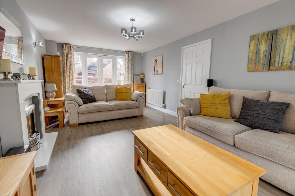 Property photo 3 of 24