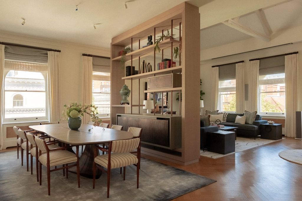 Property photo 1 of 16 Reception