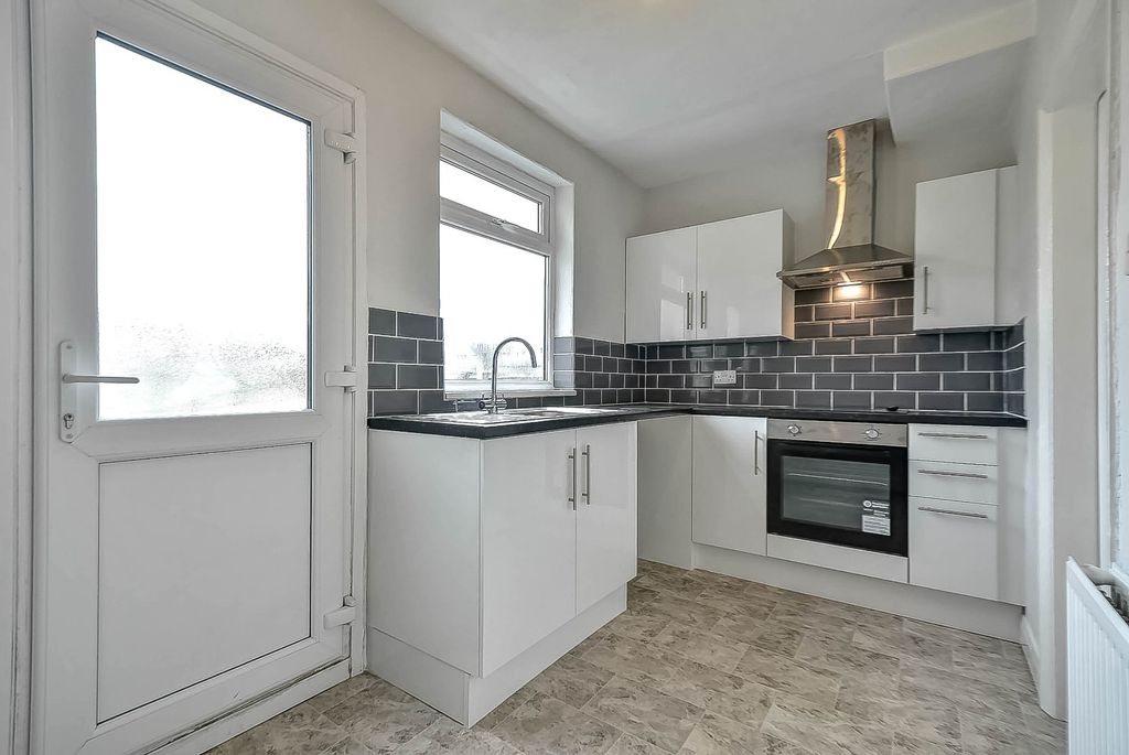 Property photo 3 of 8 Picture No. 09