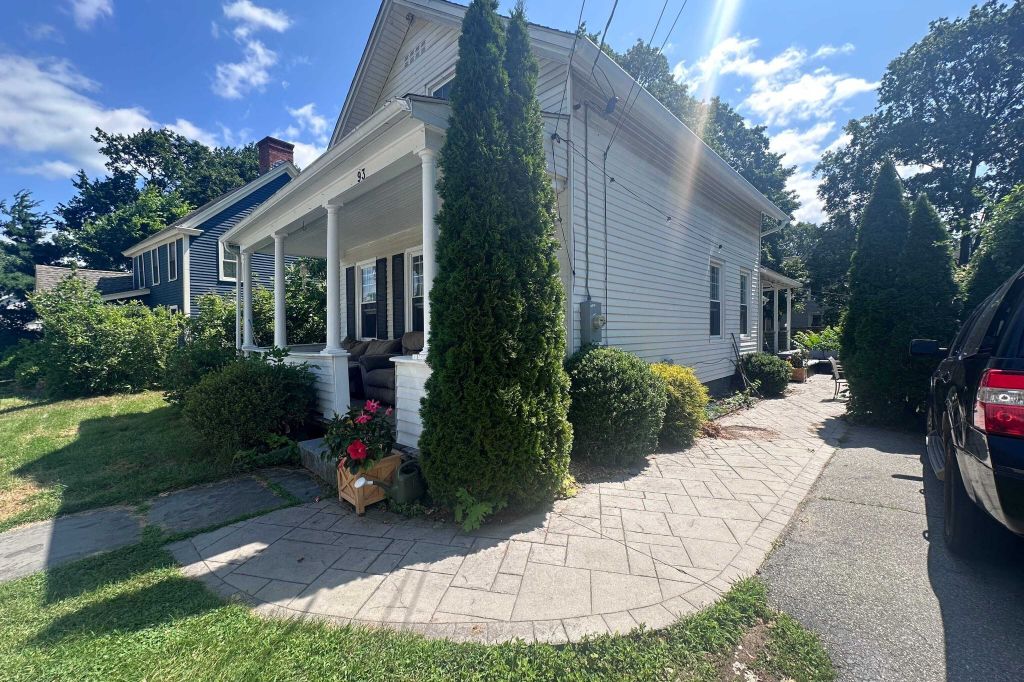 Property photo 1 of 23