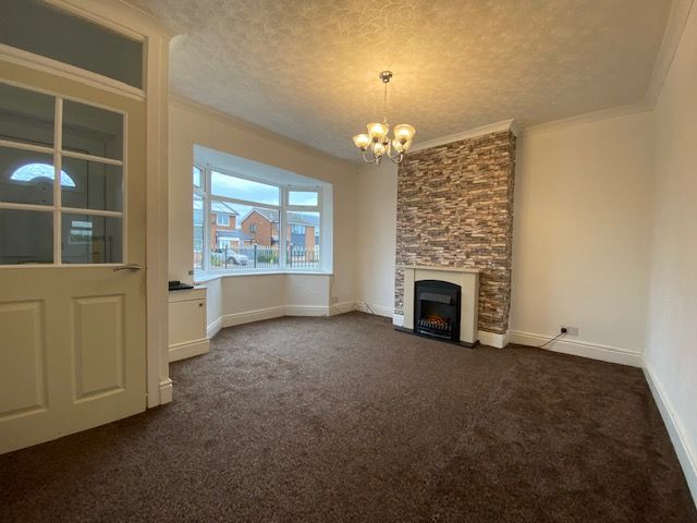 Property photo 2 of 17 Lounge