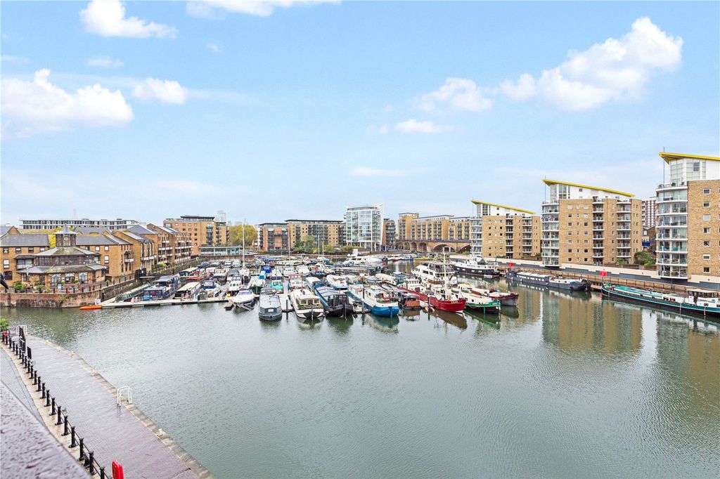 Property photo 2 of 18 Picture No. 12