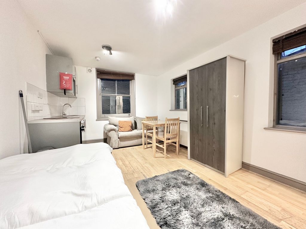 Property photo 2 of 8 Gallery