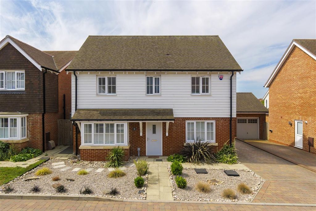 Property photo 2 of 32