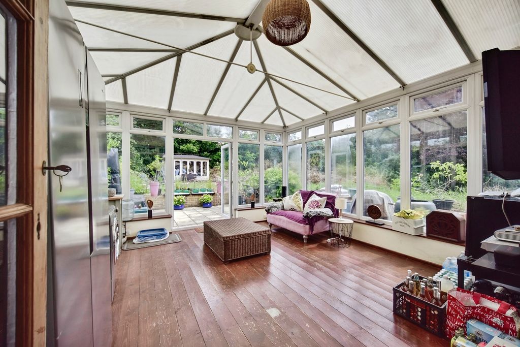 Property photo 3 of 17 Conservatory
