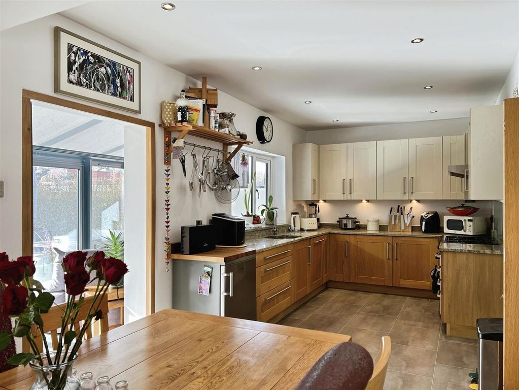 Property photo 2 of 26 F5489E98-Img_1811.Jpg