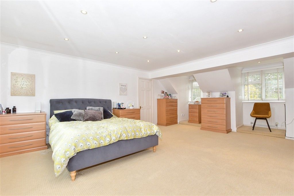 Property photo 2 of 11 Bedroom 1