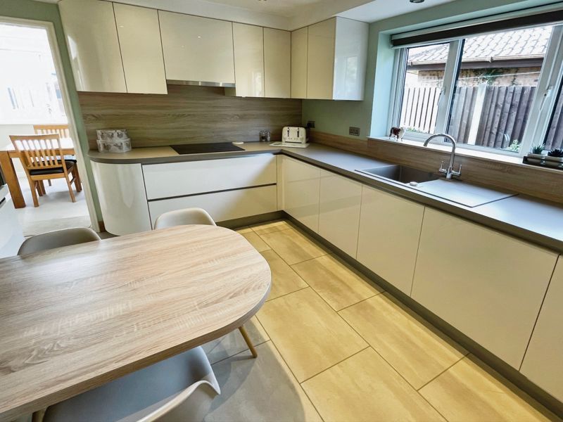 Property photo 3 of 27 Kitchen