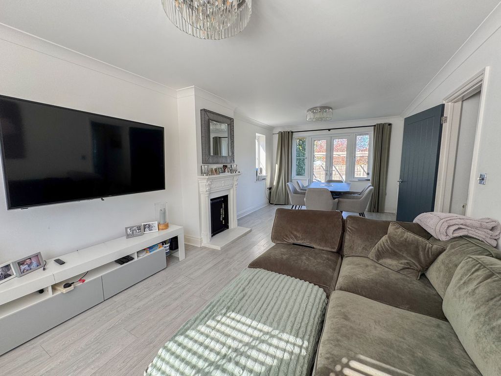 Property photo 3 of 25