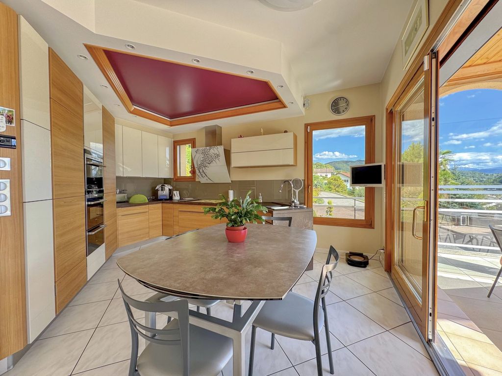 Property photo 3 of 30