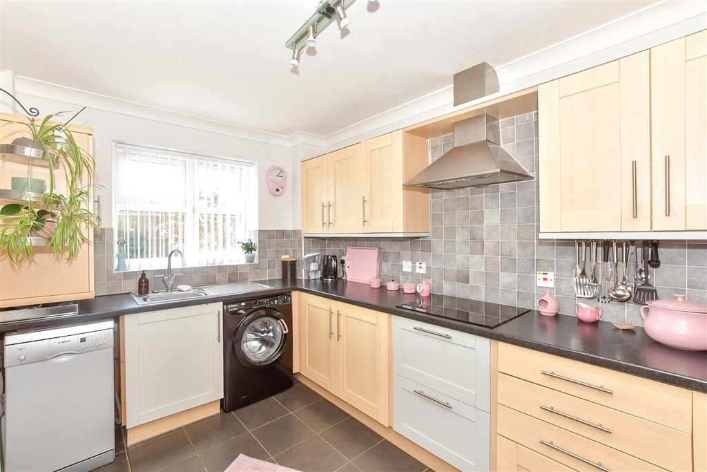 Property photo 3 of 12 Kitchen