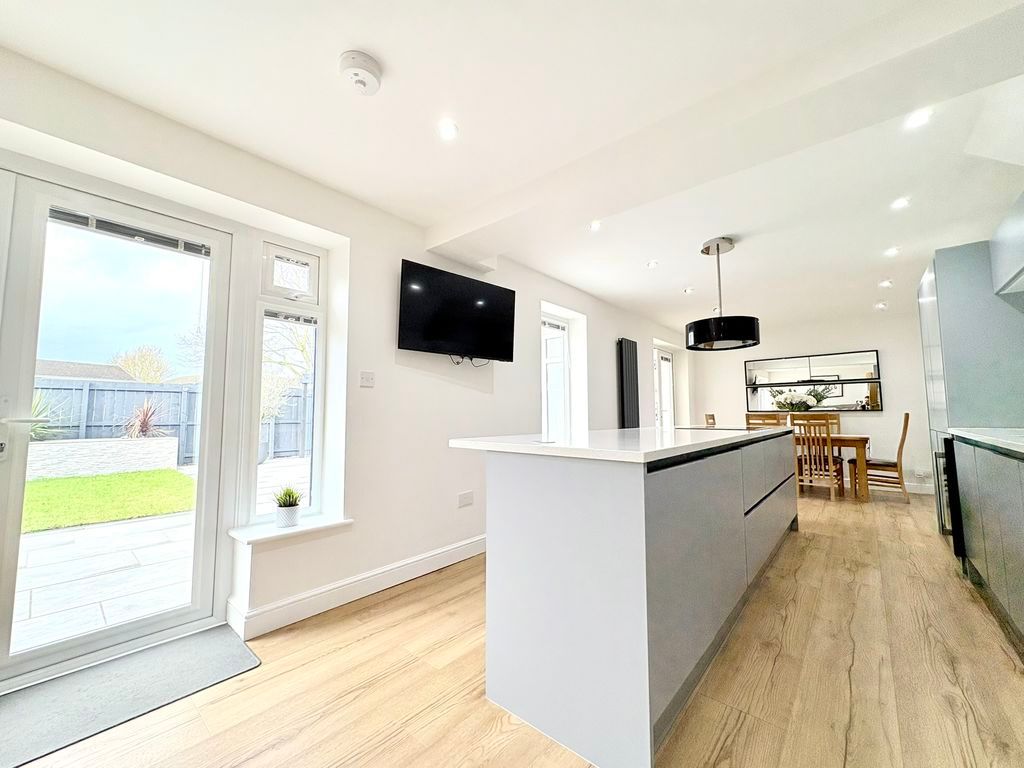 Property photo 2 of 25 Photo 19