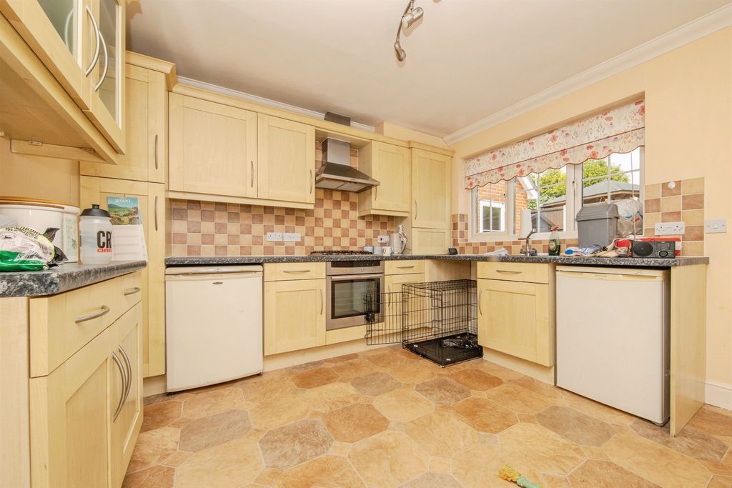 Property photo 3 of 16