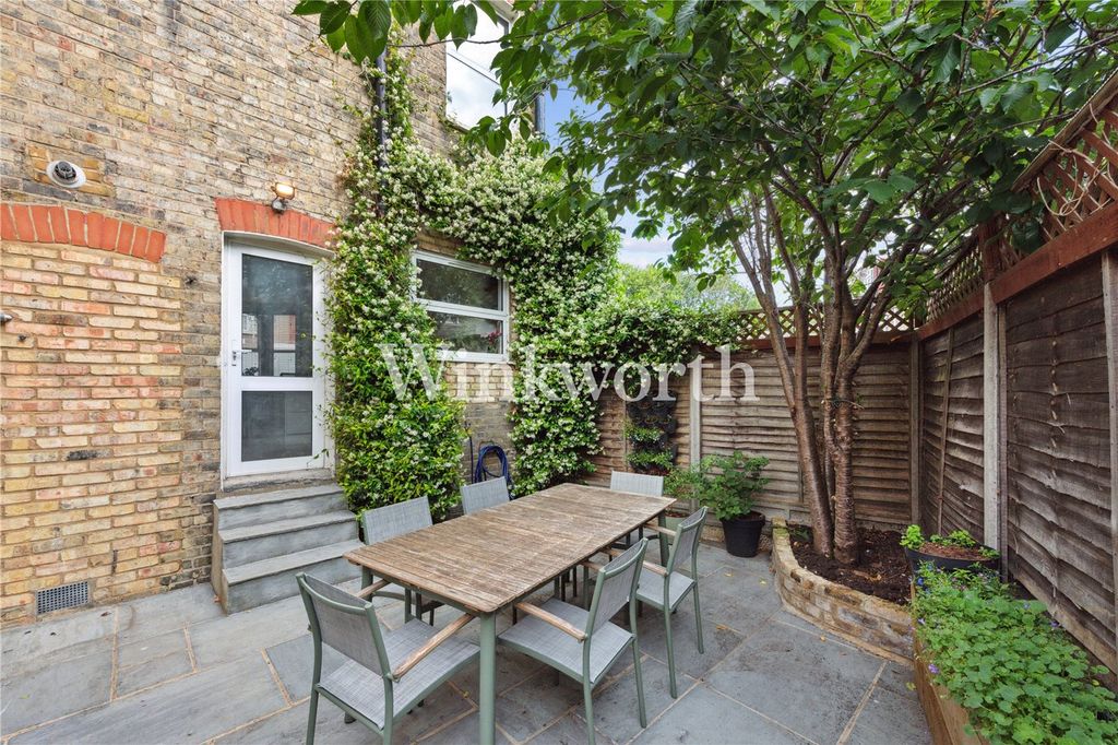Property photo 2 of 16 Picture No. 04