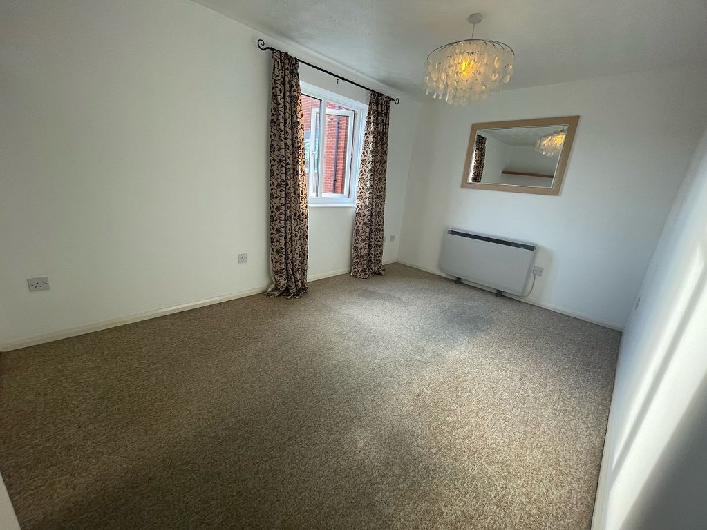 Property photo 3 of 5 Living Room