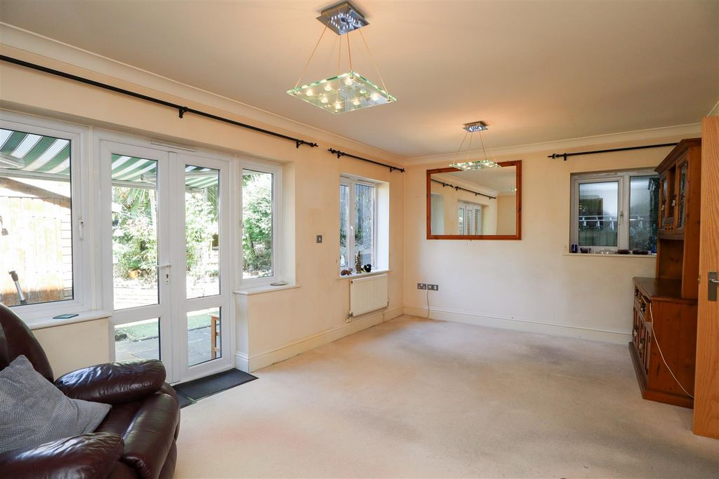 Property photo 2 of 14 Living/Dining Room