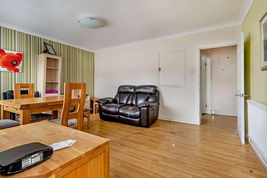 Property photo 2 of 8