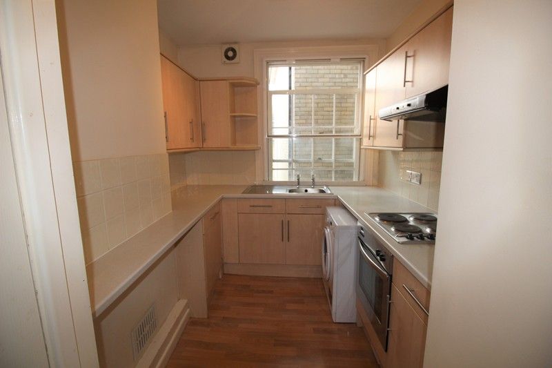 Property photo 3 of 7 Kitchen