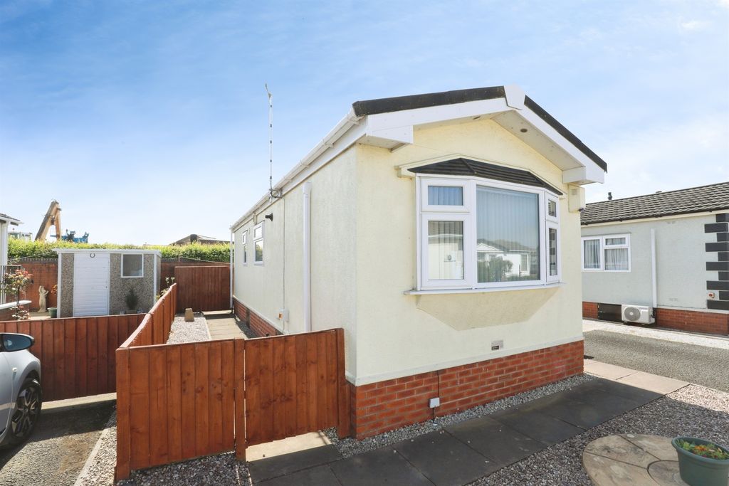 Property photo 2 of 11