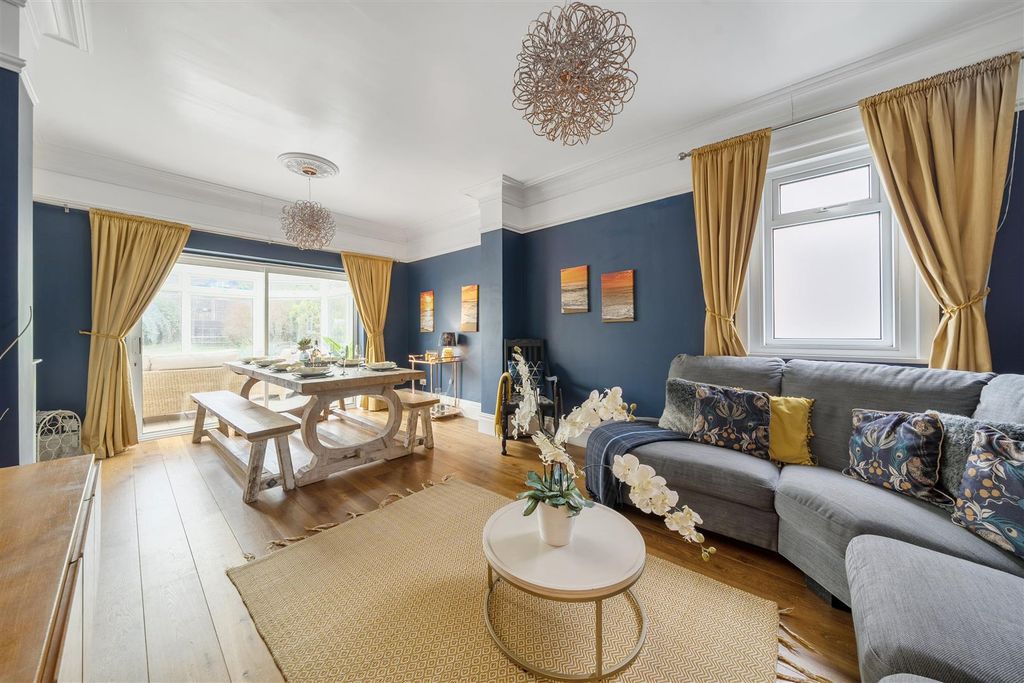 Property photo 2 of 21 1417841-18-69986Fb138Dd7.Jpg