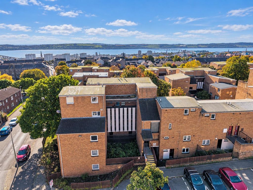Property photo 1 of 13 7 Kinghorne Court Dundee-1.Jpg