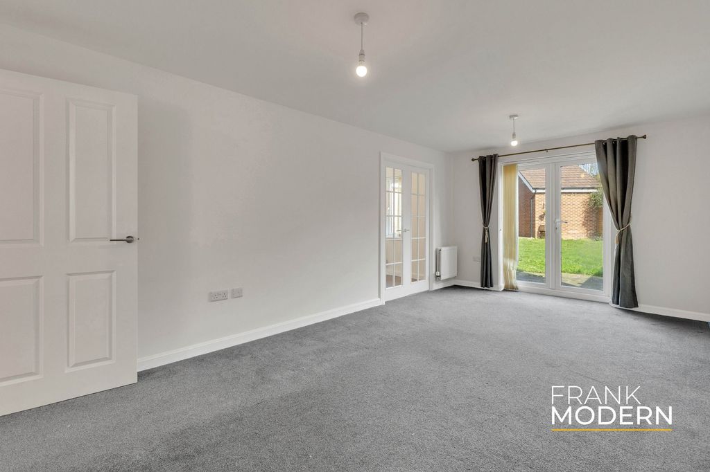 Property photo 3 of 39 Living Room