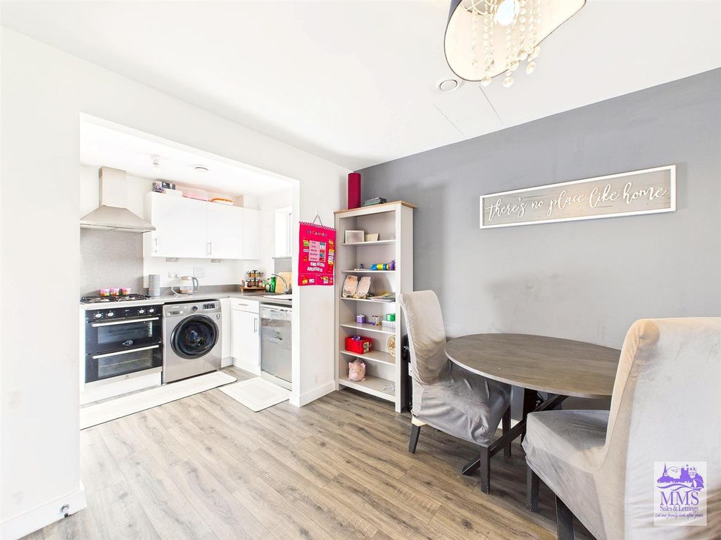 Property photo 2 of 16 Cam04098G0-Pr0122-Still011.Jpg