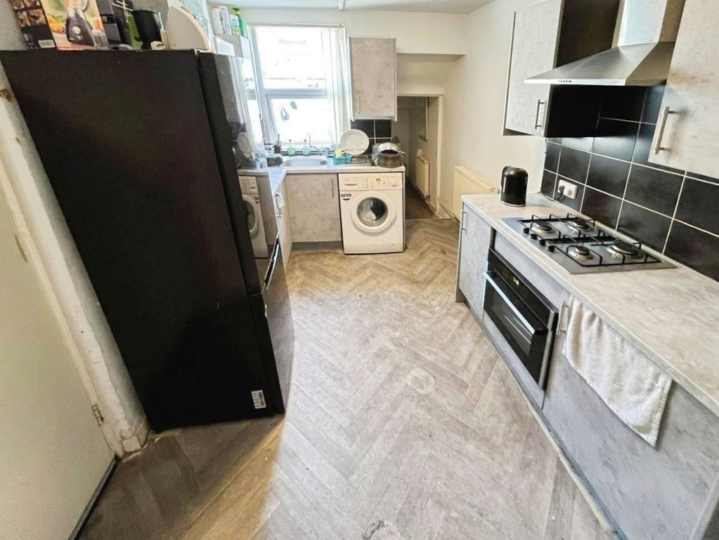 Property photo 2 of 10 Pbox-Img.Jpg