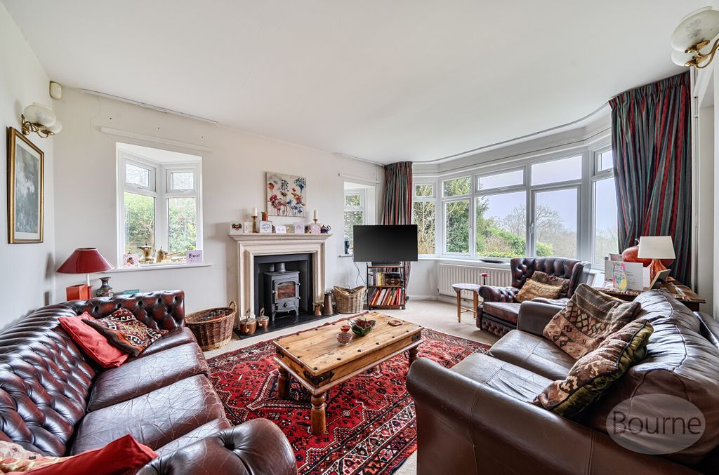 Property photo 2 of 19 00037206-Cbdb-4E2...