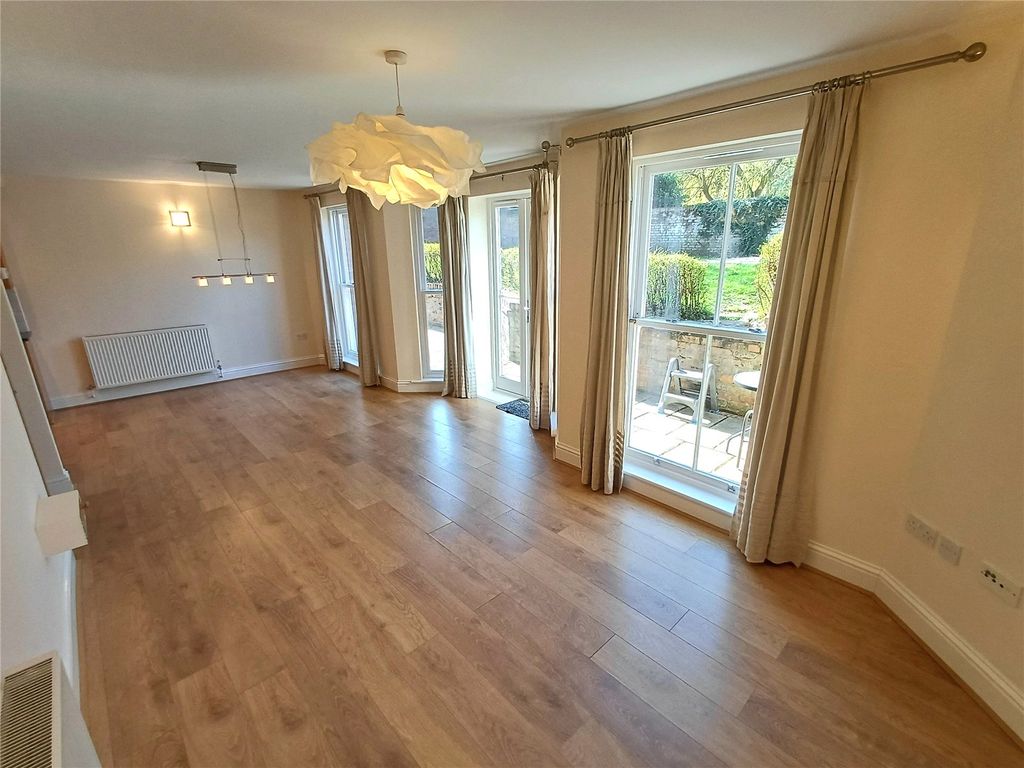 Property photo 3 of 15 Picture No. 17