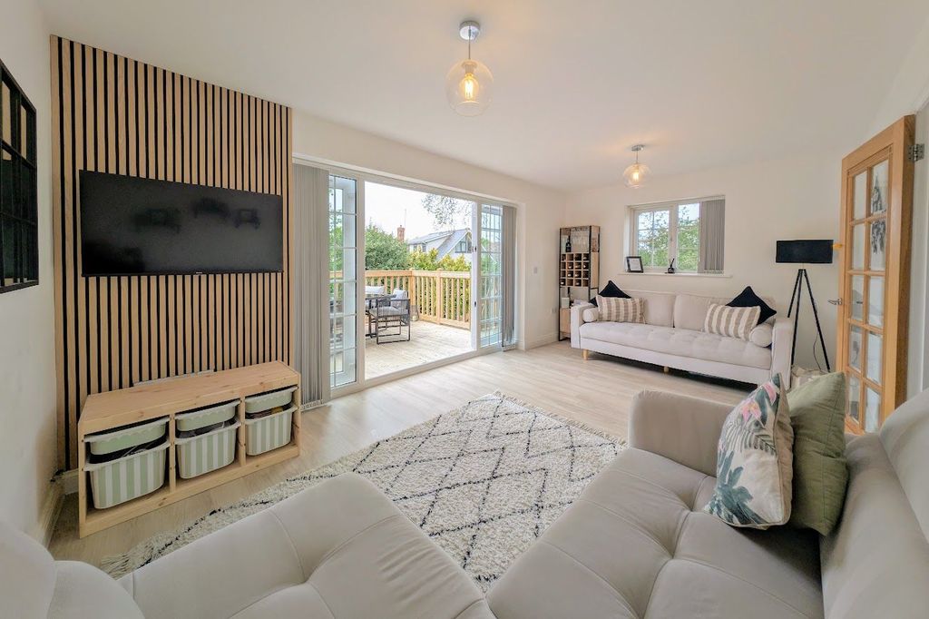 Property photo 2 of 24