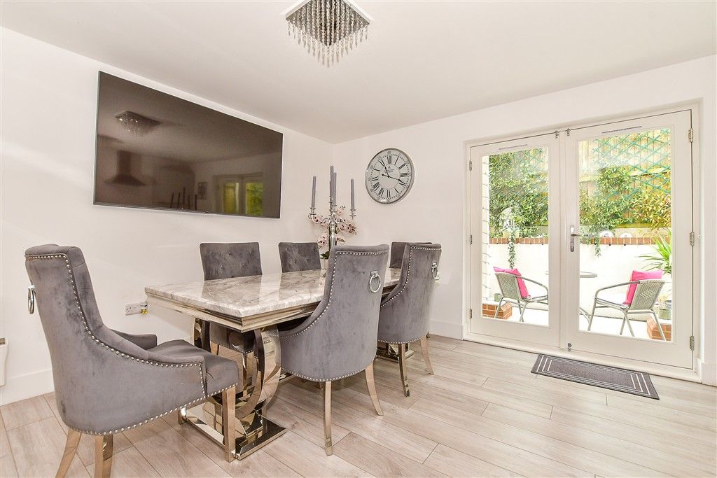 Property photo 3 of 8 Kitchen/ Diner