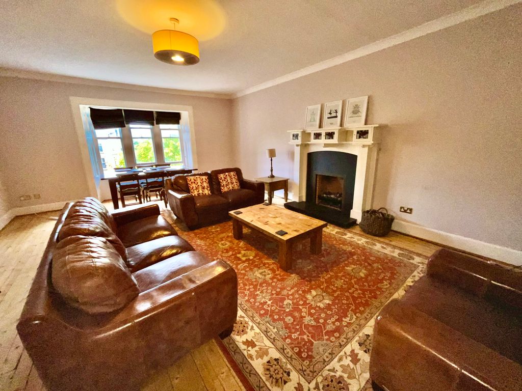 Property photo 3 of 11 3