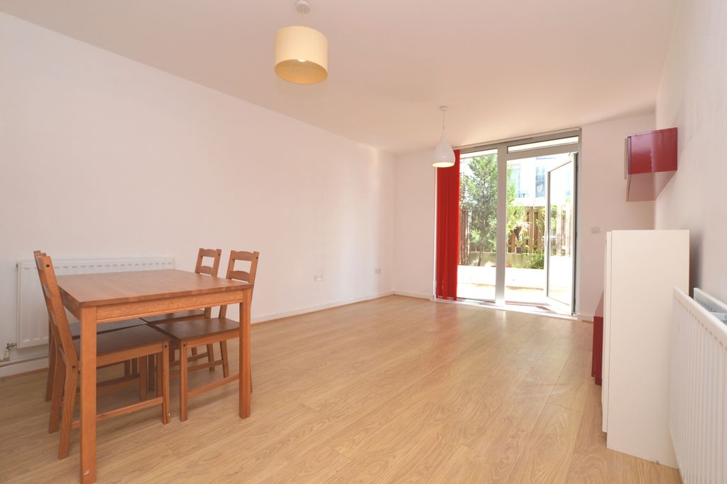 Property photo 2 of 7 Lounge