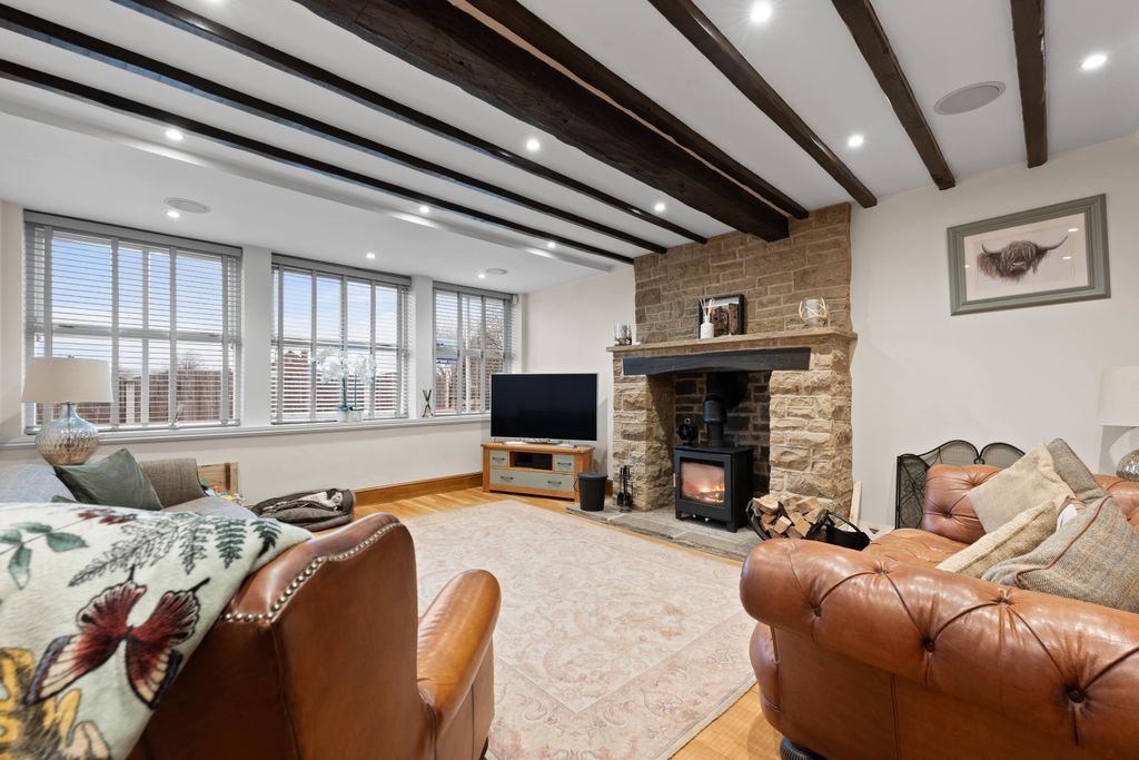 Property photo 3 of 41 P1534895-Min